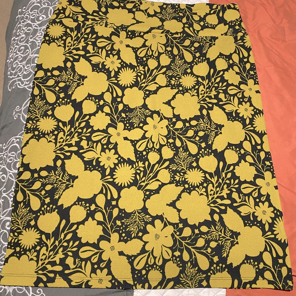 EUC 3XL Retro Print LuLaRoe Cassie skirt